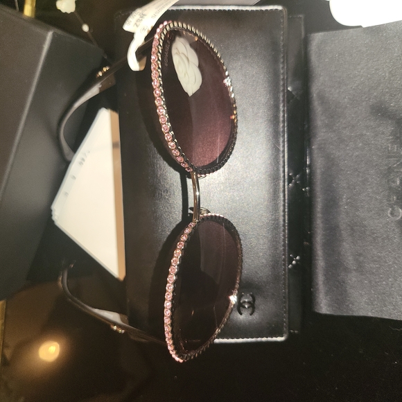 SOLD 21K Chanel 2022 SE UV Round Sunglasses: Metal/Strass Silver, Pink Mirrored - Picture 8 of 12